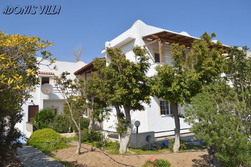 Adonis Villa 考特索纳里 外观 照片